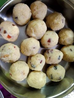 टूटी फ्रूटी मलाई लड्डू (Tutti frutti malai laddu recipe in Hindi) रेसिपी मुख्य फोटो
