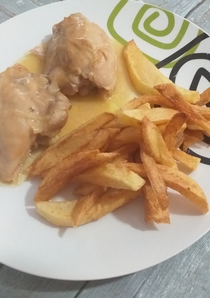 Una foto de Pollo con salsa