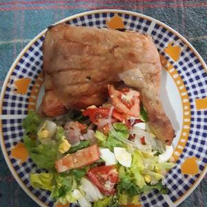 Pollo al horno con ensalada