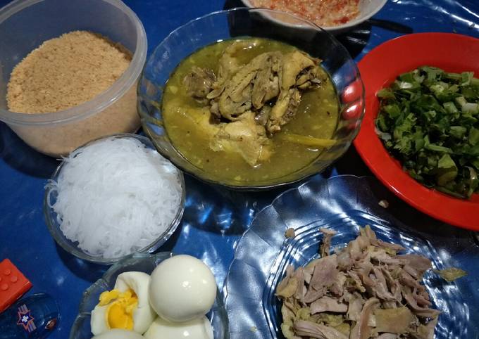 Soto Ayam Kampung Komplit Koya