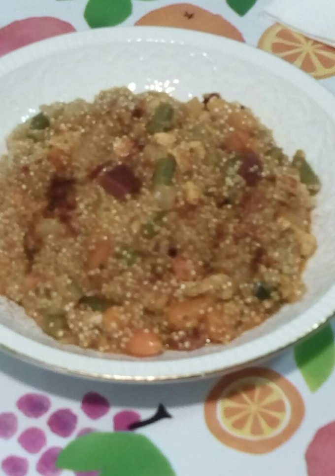 Una foto de Sartenada de quinua real con verduras, pollo y jamón serrano