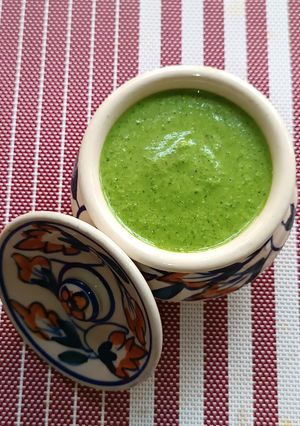 A picture of Sandwich Chutney (Green).