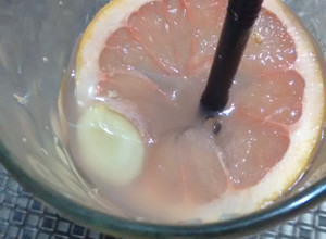 Una foto de Jugo de pomelo y jengibre
