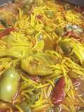Fideos con alcachofas, merluza y gambas 🍲