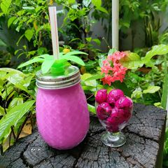 A picture of Dragon fruit milkshake.