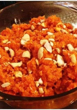 गाजर का हलवा (gajar ka halwa recipe in Hindi) रेसिपी मुख्य फोटो
