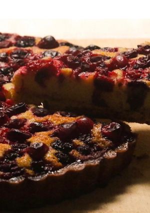 Una foto de Orujo berry de almendras dulces torre de relleno 🍓