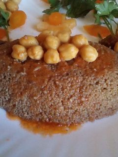 صورة لوصفة كسكس الشعير بالبلوط بمرق اللحم والخضار