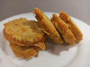 Una foto de pancakes de avena y zanahoria