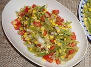 Una foto de poroto verde en ensalada