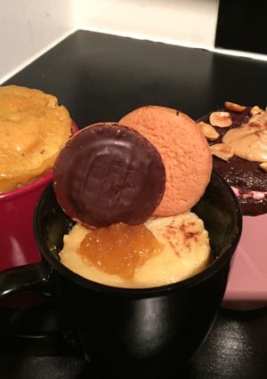 A picture of Mug cake (carrot cake).