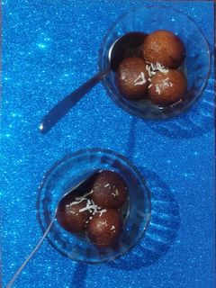 खोव्याचे गुलाबजामुन (Khoyache Gulab Jamun Recipe In Marathi) रेसिपी चे मुख्य फोटो