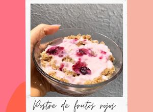 Una foto de Postre de frutos rojos saludable 🍓