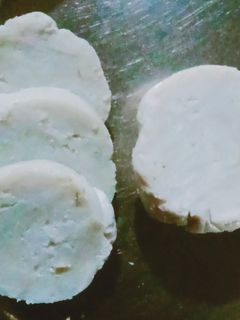 বাড়িতে বানানো মোজারেলা চীজ (mozzarella cheese recipe in Bengali) রেসিপির প্রধান ছবি