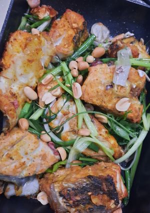 Hình của món Cá song (mú) nấu kiểu chả cá Lã Vọng.