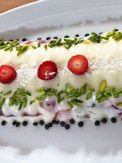 عکسی از دستور دسر شیرعسلی با ژله خرده شیشه (یا ژله بروکن گلس)