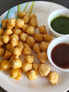 उडीद वडा (udid vada recipe in marathi) रेसिपी चे मुख्य फोटो 