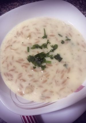 صورة لوصفة شوربه لسان عصفور بالكريمه 🍲