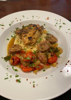 A picture of Chicken Scarpariello.