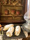 Cannoli di sfoglia con ricotta di capra