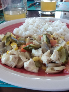 Una foto de Guiso de zapallito con pollo