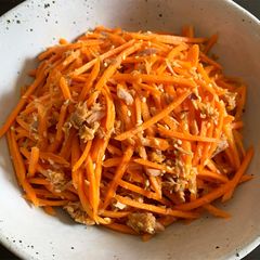 A picture of Carrot & Tuna Sesame Salad.