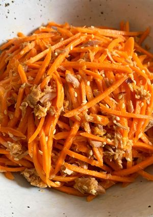 A picture of Carrot & Tuna Sesame Salad.