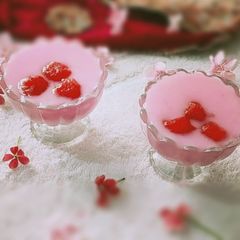 A picture of Strawberry Custard.