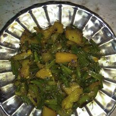 A picture of Spring onion mix veg fry.