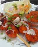 Veg Tandoori Momos with fìŕè roasted Mexican Tomato Salsa