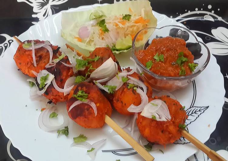 Veg Tandoori Momos with fìŕè roasted Mexican Tomato Salsa