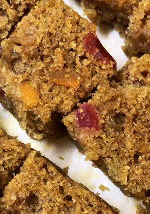 A picture of Eggless Christmas Cake.