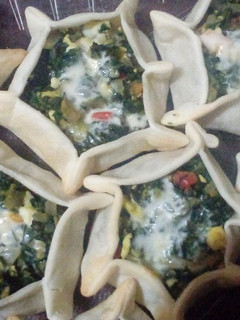 Una foto de Canastitas de verduras y queso