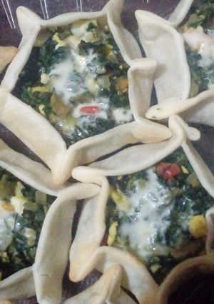 Una foto de Canastitas de verduras y queso