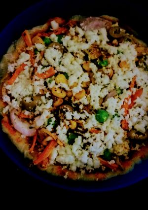 A picture of Veg Pizza made with homemade base.