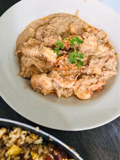 Hình của món Tôm rim nước cốt dừa.