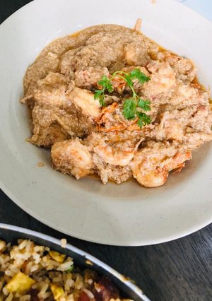 Hình của món Tôm rim nước cốt dừa.