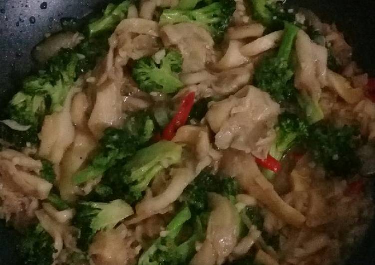 Resep Tumis Brokoli Jamur Tiram yang enak