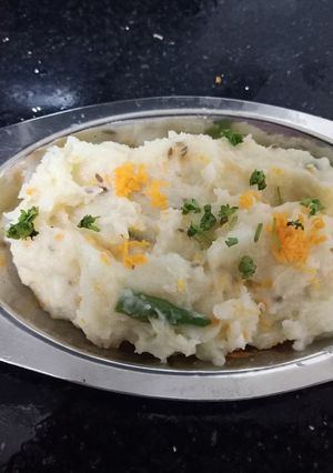 ચોખા નું ખીચુ (Rice flour Khichu Recipe In gujarati) રેસીપી મુખ્ય ફોટો