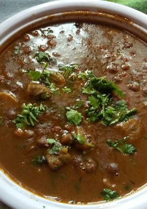 A picture of Chana aloo.