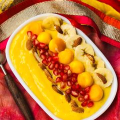 A picture of Mango fruit ocean.