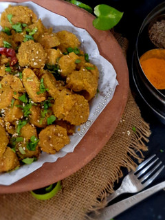 દુધીના મુઠીયા (Bottle gard muthiya recipe in Gujarati) રેસીપી મુખ્ય ફોટો