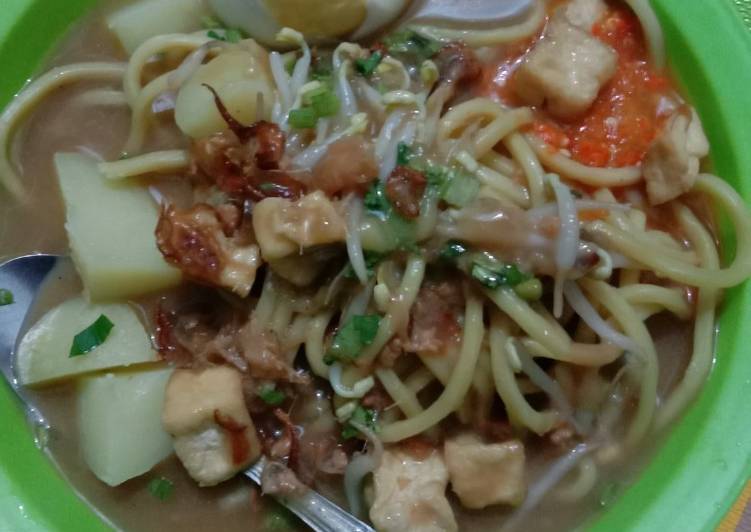 Mie rebus medan