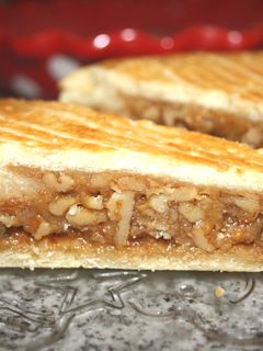Karamellás diótorta recept fotója