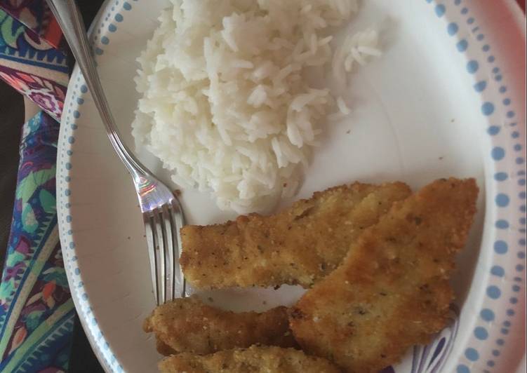 Breaded fish with rice and cauliflower