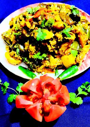 बैंगन आलू की सब्जी (baingan aloo ki sabzi recipe in Hindi) रेसिपी मुख्य फोटो