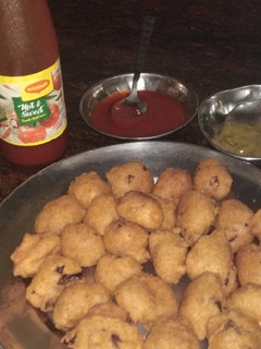 A picture of Mashur dal pakode.