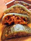 [Traditional] Two Types of Caozaiguo (Herb Rice Cakes)