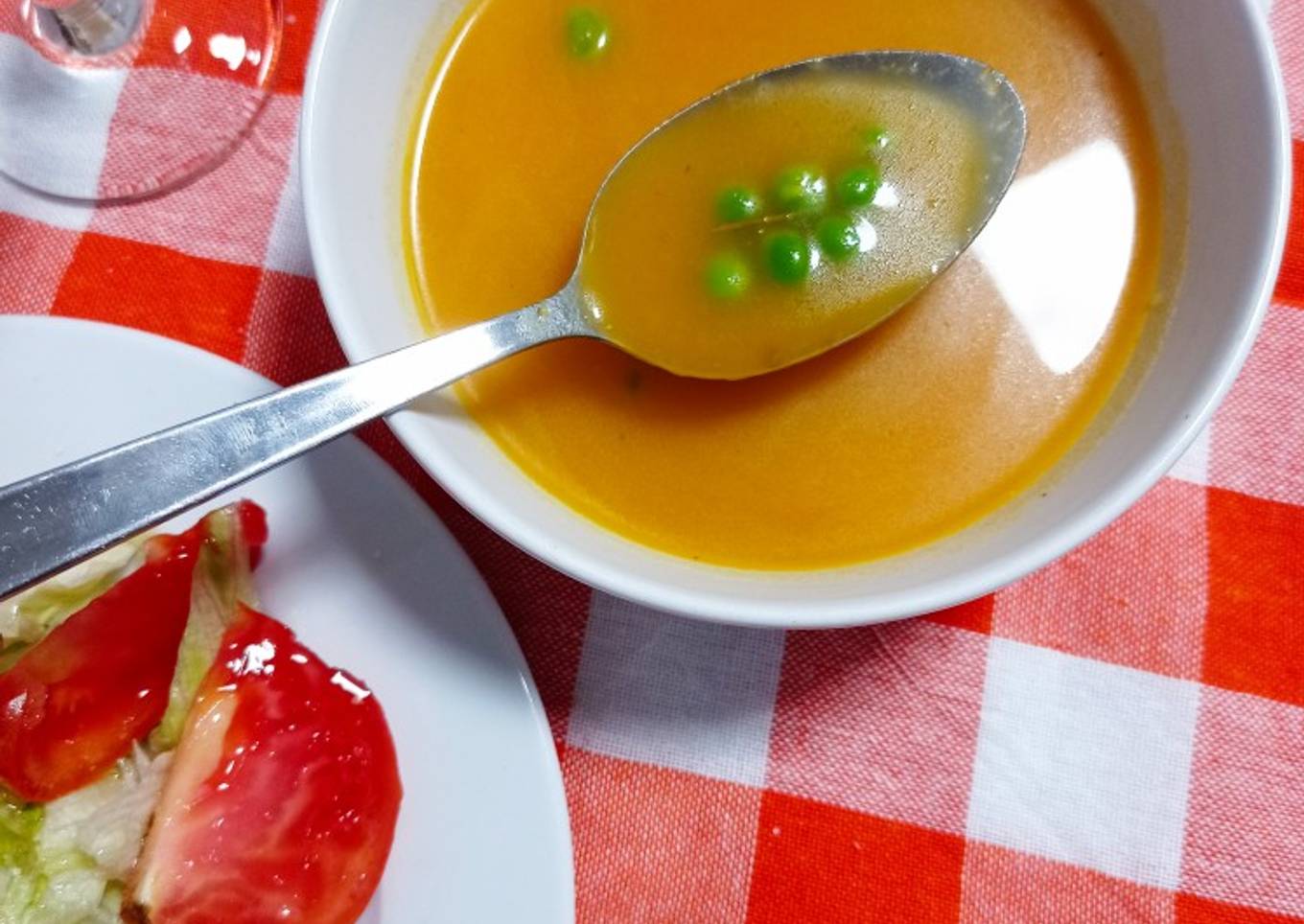 Crema de calabacín y zanahoria con guisantes 🥒🥕🥕