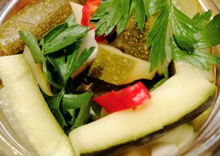 Zucchine piccanti sott'olio